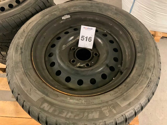 Michelin, pirelli partij autobanden - afbeelding 4 van  16