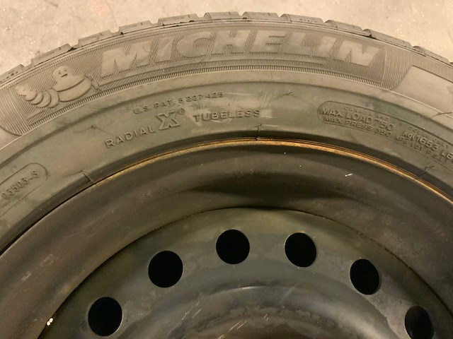 Michelin, pirelli partij autobanden - afbeelding 5 van  16