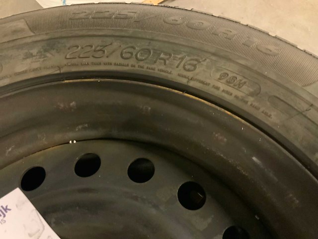 Michelin, pirelli partij autobanden - afbeelding 6 van  16