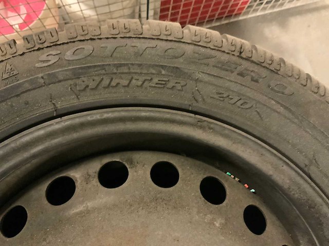 Michelin, pirelli partij autobanden - afbeelding 8 van  16