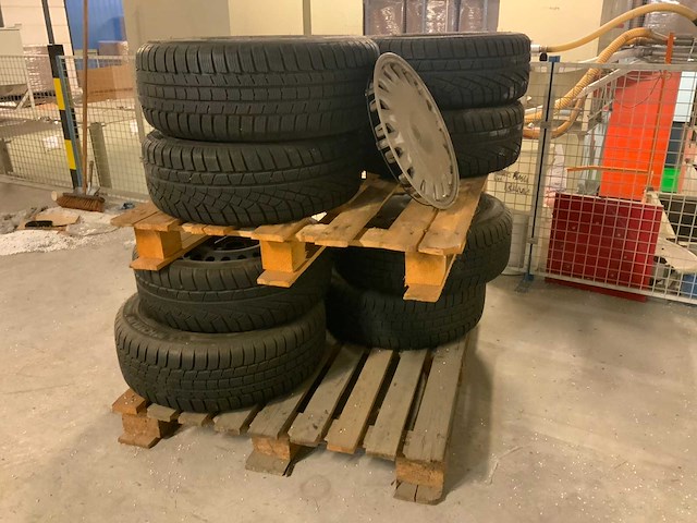 Michelin, pirelli partij autobanden - afbeelding 13 van  16