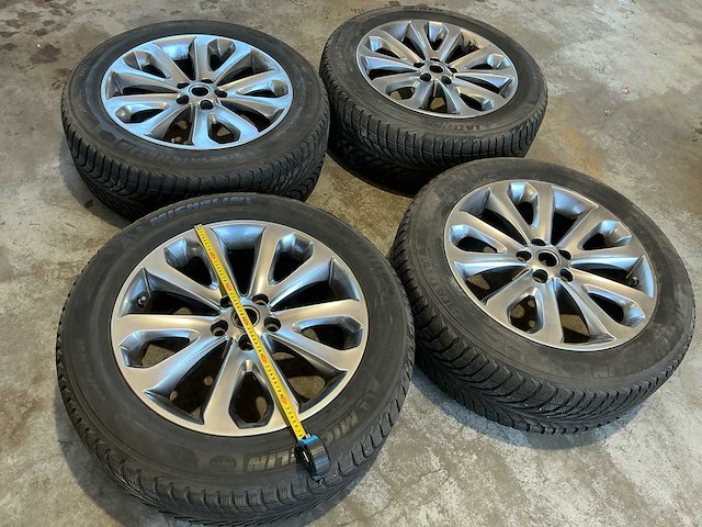 Michelin rangerover autoband - afbeelding 1 van  4