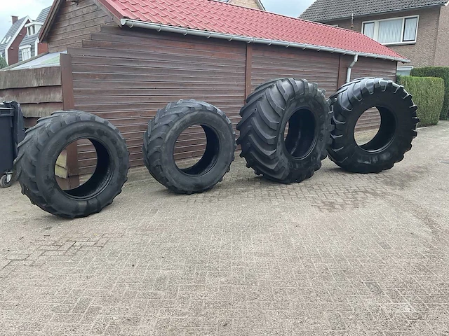 Michelin tractorband (4x) - afbeelding 1 van  13