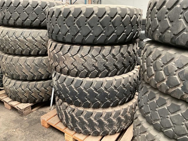Michelin verschillende banden (4x) - afbeelding 1 van  3