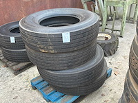 Michelin vrachtwagenband (4x) - afbeelding 1 van  4