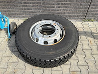 Michelin vrachtwagenband - afbeelding 1 van  4