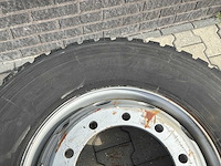 Michelin vrachtwagenband - afbeelding 4 van  4