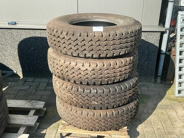 Michelin x 17.5 inch bandenset - afbeelding 1 van  6