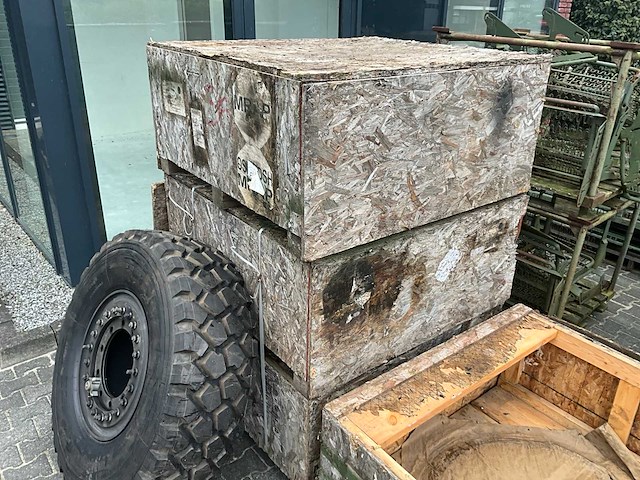 Michelin x 395/85 r20 bamd met velg (4x) - afbeelding 3 van  12