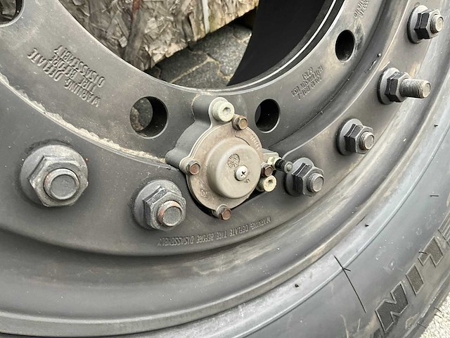 Michelin x 395/85 r20 bamd met velg (4x) - afbeelding 8 van  12