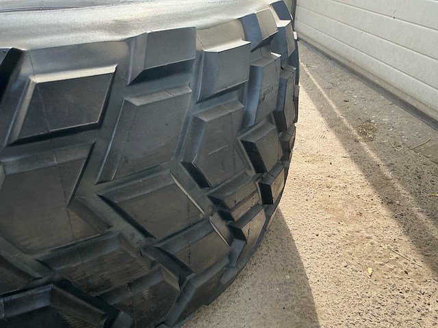 Michelin x tractorband (2x) - afbeelding 1 van  1