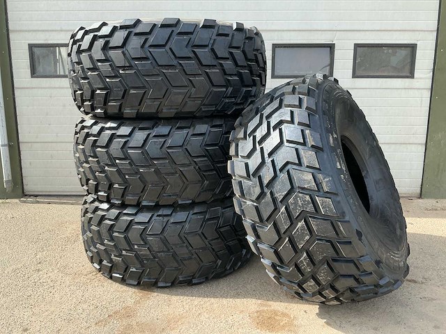 Michelin x tractorband (4x) - afbeelding 1 van  10