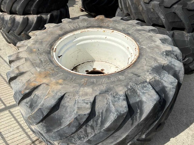 Michelin xm27 band met velg - afbeelding 4 van  4