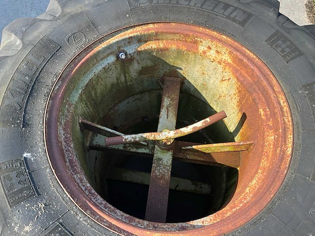Michelin xmcl 460/70r24 band met velg - afbeelding 8 van  8