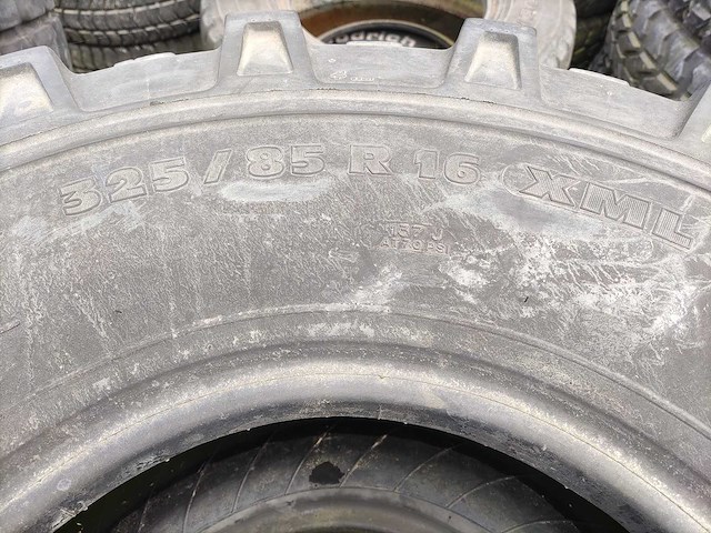 Michelin xml - 325/85r16 - banden, wielen en velgen (4x) - afbeelding 5 van  6