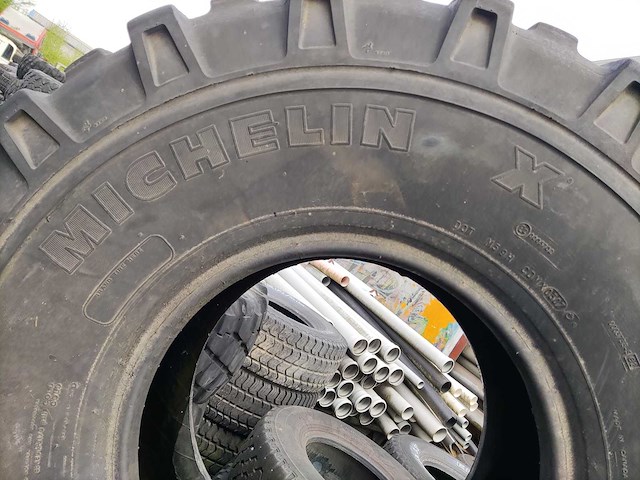 Michelin xml - 325/85r16 - banden, wielen en velgen (4x) - afbeelding 5 van  6