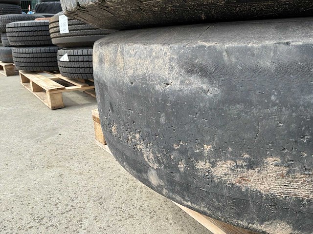 Michelin xzy-2 band met velg (2x) - afbeelding 7 van  7