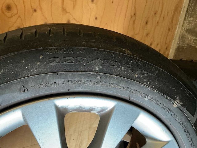 Michelin/audi premacy 3 (225/55r17) band op velg (4x) - afbeelding 4 van  5