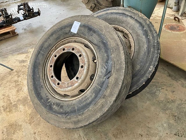 Michelin/brindgestone xze2/m-drive vrachtwagenband (2x) - afbeelding 1 van  4