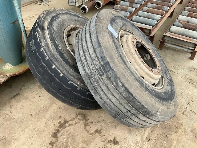 Michelin/brindgestone xze2/m-drive vrachtwagenband (2x) - afbeelding 2 van  4