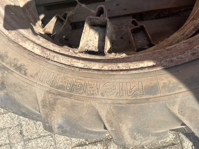 Michelinn - 9.5r36 - band, wiel en velg - afbeelding 3 van  3