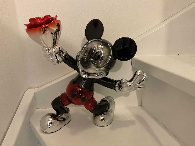 Mickey mouse sculptuur - afbeelding 2 van  4