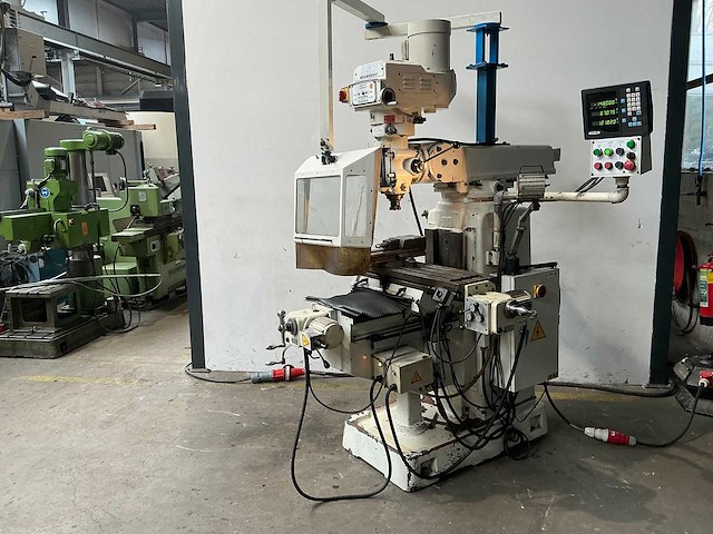 Microcut - 2002 - 857 ii - kniefreesmachine - afbeelding 1 van  14
