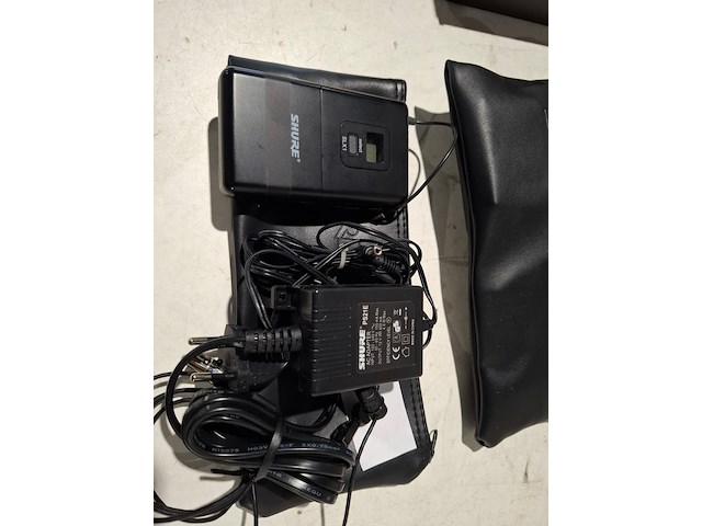 Microfoonset, shure, 4x slx4 met beltpack en accesoires - afbeelding 6 van  9