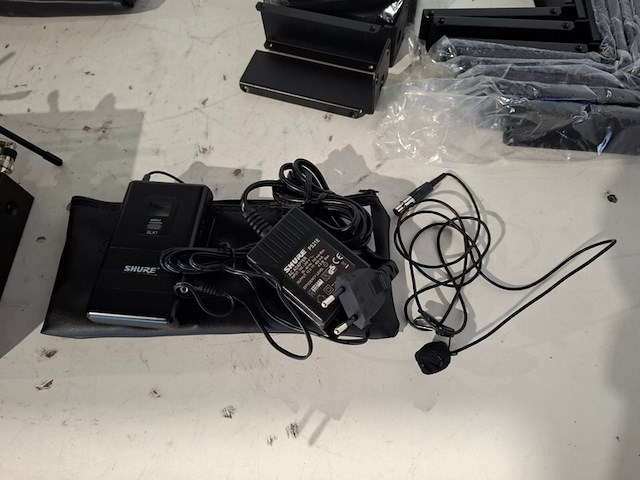 Microfoonset, shure, 4x slx4 met beltpack, handheld en accesoires - afbeelding 5 van  8