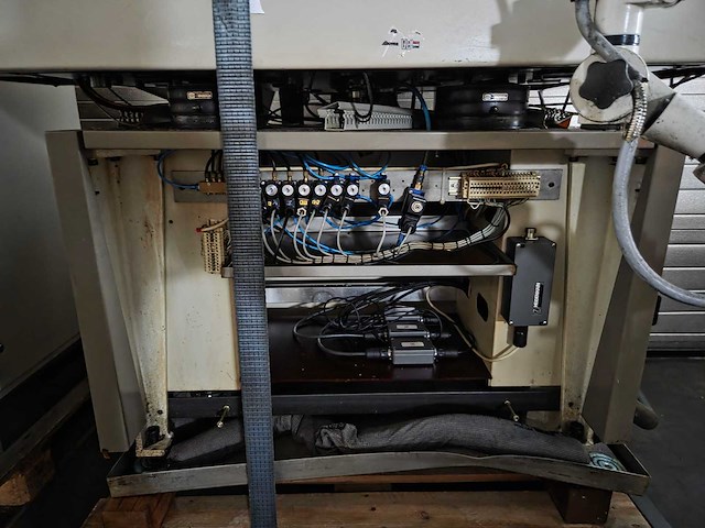 Micromatic - 1985 - 632 - cnc micro draaibank - afbeelding 18 van  28