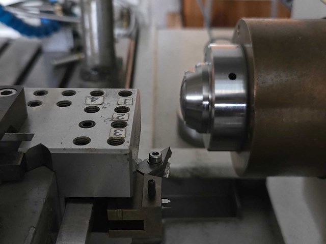 Micromatic - 1987 - 1 - cnc micro draaibank - afbeelding 17 van  38