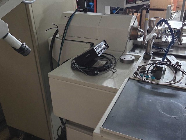 Micromatic - 1987 - 1 - cnc micro draaibank - afbeelding 25 van  38