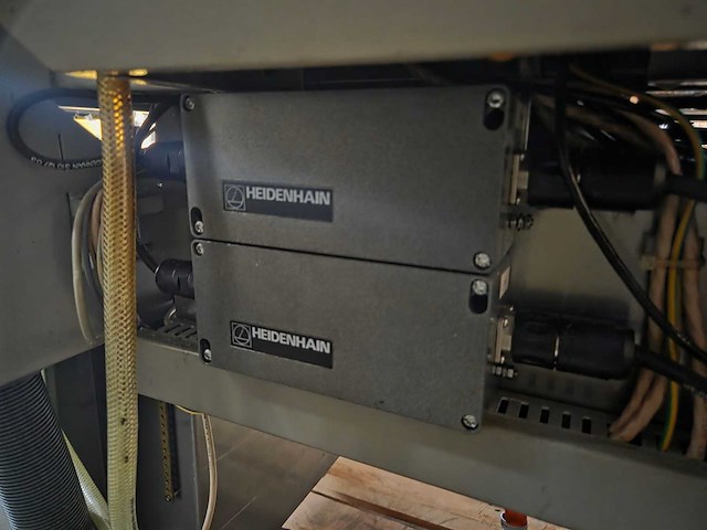 Micromatic - 1987 - 1 - cnc micro draaibank - afbeelding 34 van  38