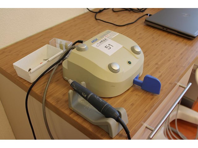 Micromotor nsk ultimate 500 f met afzuiging en handheld. max 40.000 toeren / minuut. - afbeelding 3 van  3