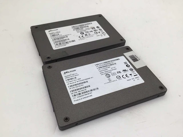 Micron 256gb (1x) en 128gb (1x) interne hardeschijf (2x) - afbeelding 1 van  1