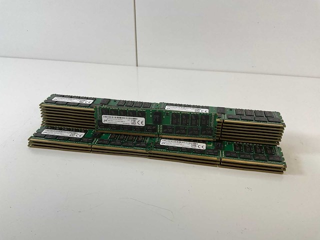 Micron (mta36asf4g72pz-2g3b1ik) 32gb 2rx4, pc4-2400t-rbb-10 rams (27x) - afbeelding 3 van  5