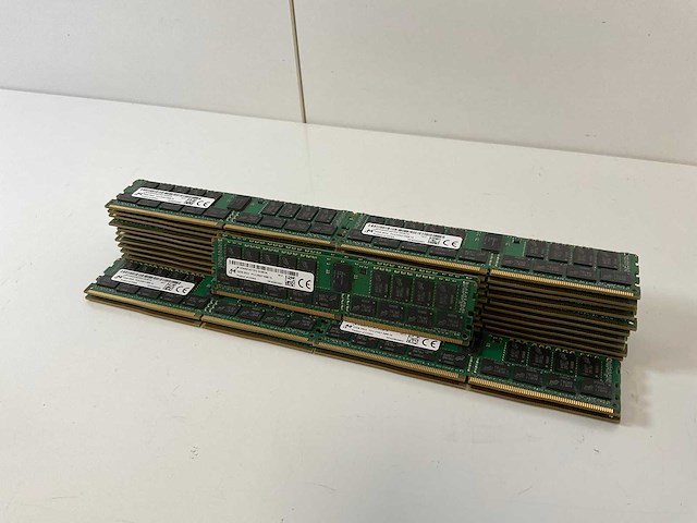 Micron (mta36asf4g72pz-2g3b1ik) 32gb 2rx4, pc4-2400t-rbb-10 rams (28x) - afbeelding 3 van  5
