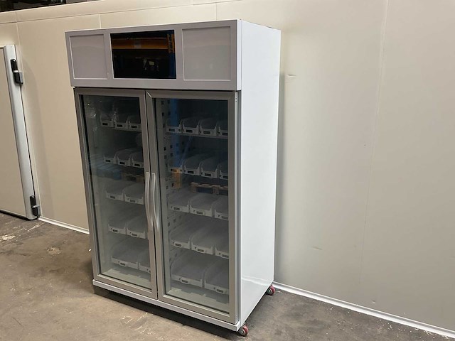 Micron vending - dubbeldeurs - smart fridge - verkoopautomaat - afbeelding 1 van  6