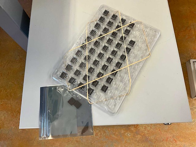 Microoled mdp03ccwfh4 microdisplay (45x) - afbeelding 1 van  3