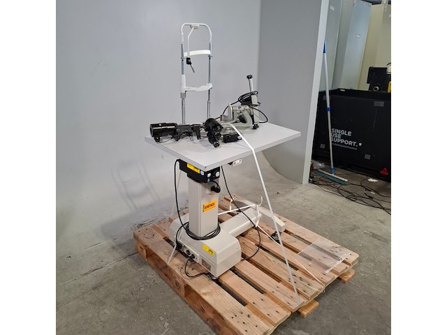 Microscoop op werktafel, o.a. hal tronic - afbeelding 9 van  16