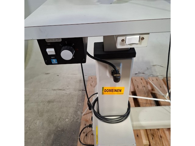 Microscoop op werktafel, o.a. hal tronic - afbeelding 14 van  16
