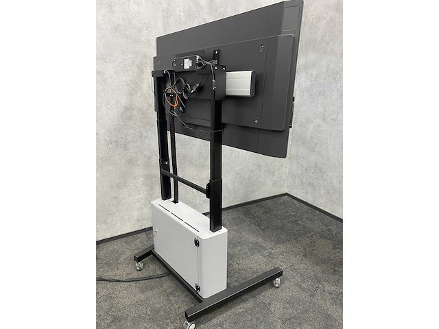 Microsoft 1597 - 55" surface hub met verrijdbare lift - afbeelding 8 van  24