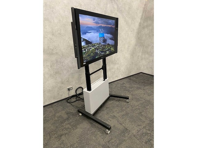 Microsoft 1597 - 55" surface hub met verrijdbare lift - afbeelding 12 van  24