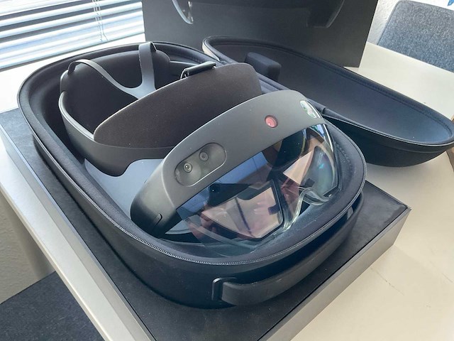 Microsoft hololens 2 holografische computer - afbeelding 3 van  6