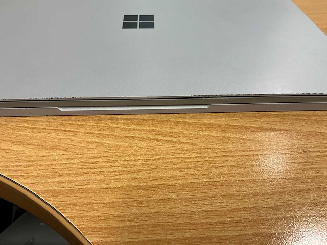 Microsoft laptop - afbeelding 4 van  6