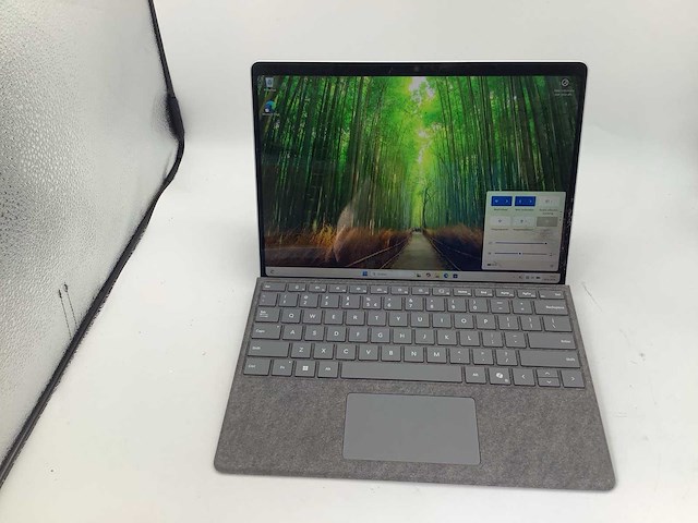 Microsoft pro 10 business core 5 ultra cpu laptop - afbeelding 1 van  4