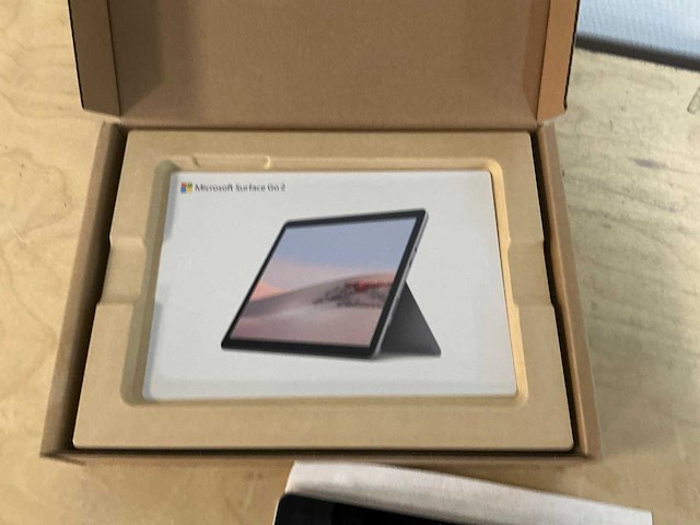 Microsoft surface go 2 - m3-8100y tablet - afbeelding 2 van  5