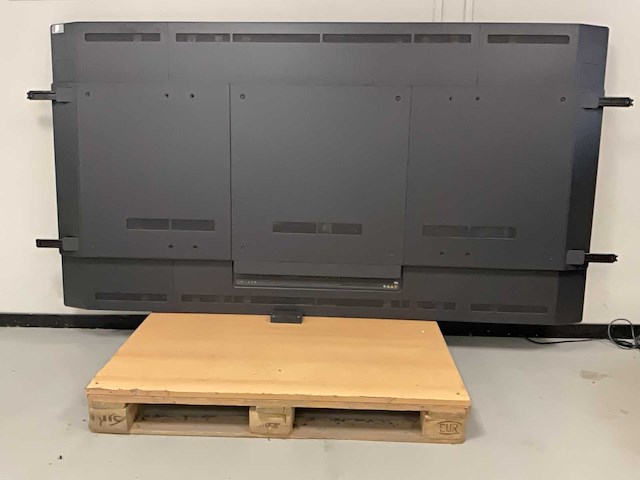 Microsoft surface hub (1638) 84”, core(tm) i7 4th gen, 8 gb ram, 128 gb ssd, nvidia quadro k2200 4 gb all-in-one desktop - afbeelding 4 van  6