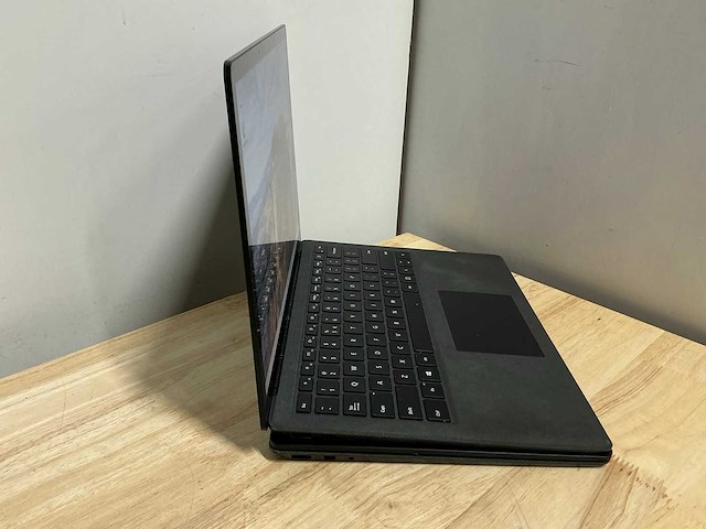 Microsoft surface laptop 2 laptop (2x) - afbeelding 4 van  8