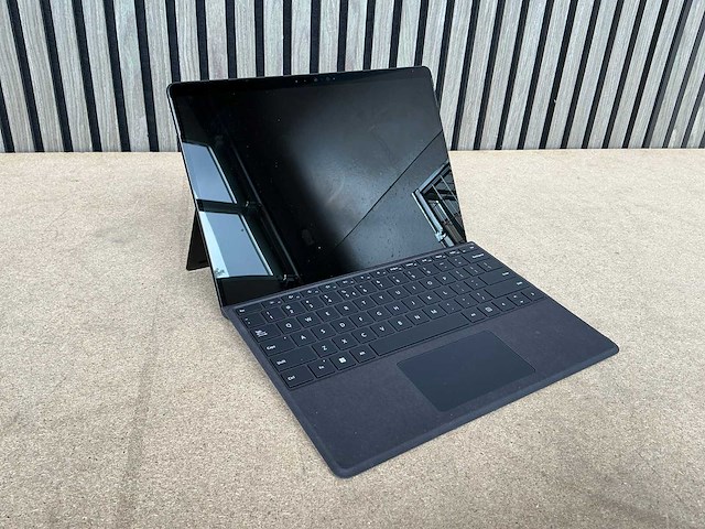 Microsoft surface pro x laptop - afbeelding 1 van  4